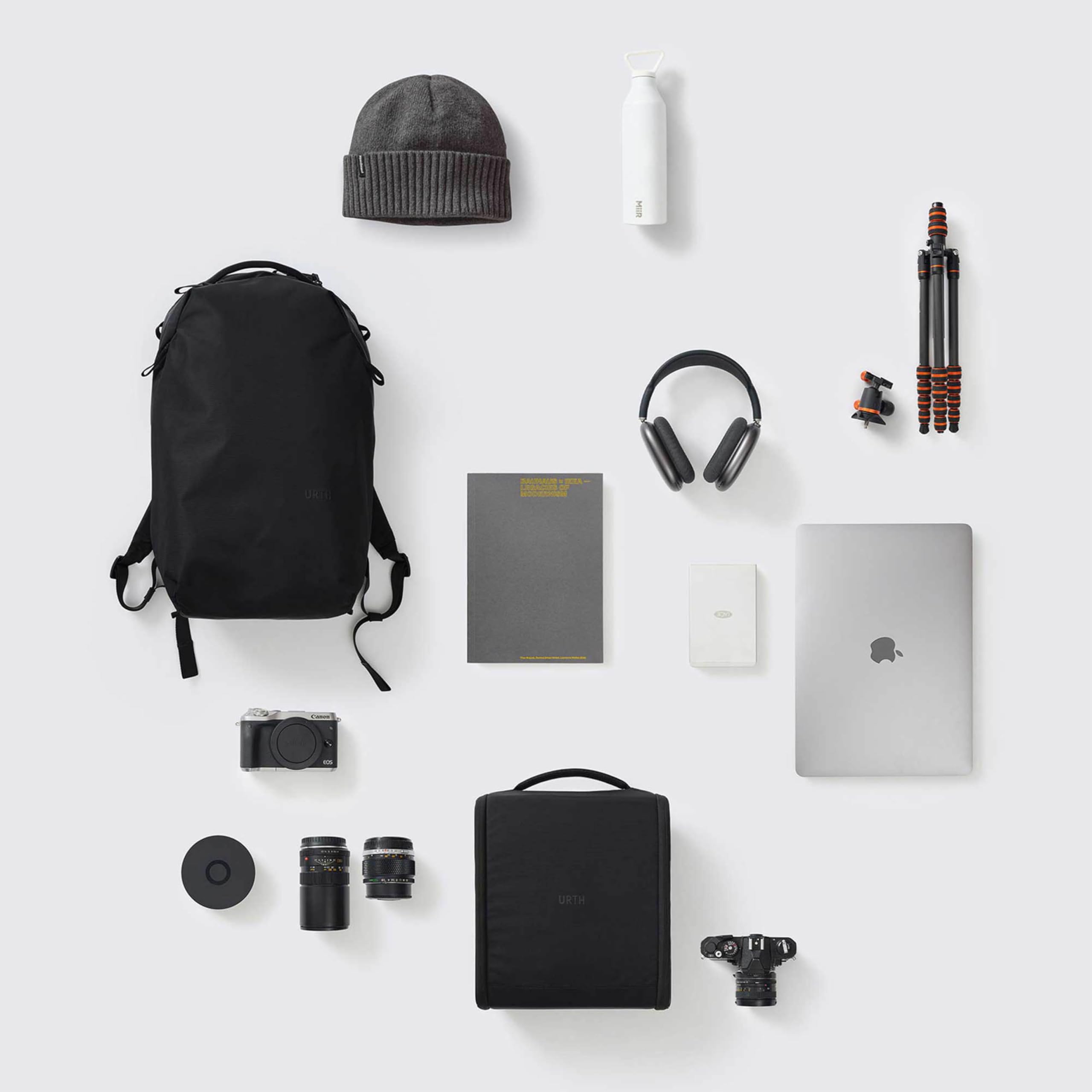 Urth Norite 24L Modular Camera & Laptop Travel Backpack — Water Resistant, Anti-Theft, Recycled Bag for DSLR, 13-16 Inch Laptop in Black - Image 10